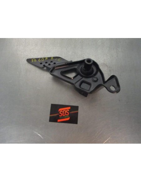 Platine avant gauche repose pied HONDA CBF 125 2009 - 2015