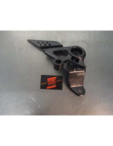 Platine avant droite repose pied HONDA CBF 125 2009 - 2015