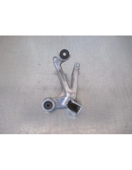 Platine repose pied passager arrière droite SUZUKI GSXR 750 1996 - 1997