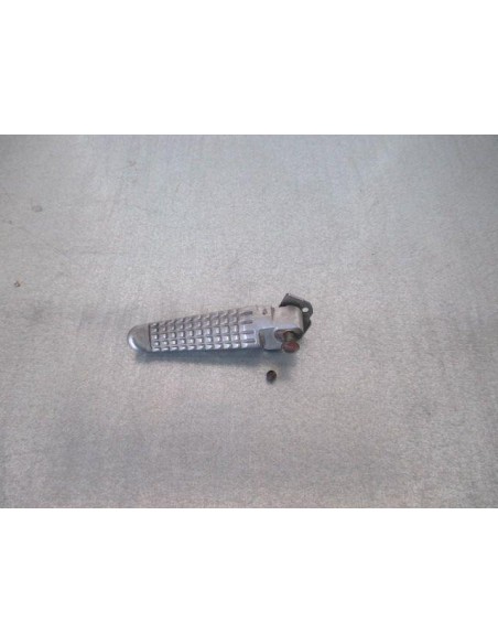 Repose pied passager droit SUZUKI GSXR 750 1996 - 1997