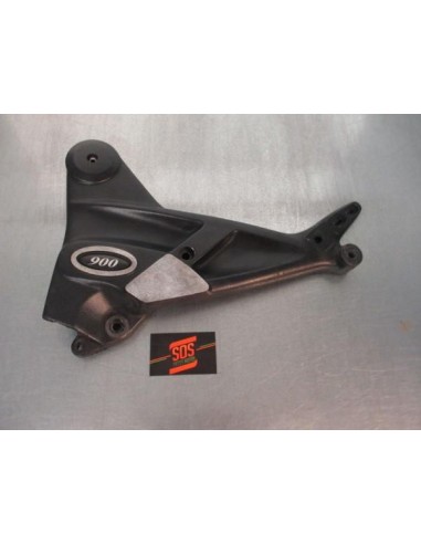 Platine gauche repose pied TRIUMPH TROPHY 900 1996 - 2002