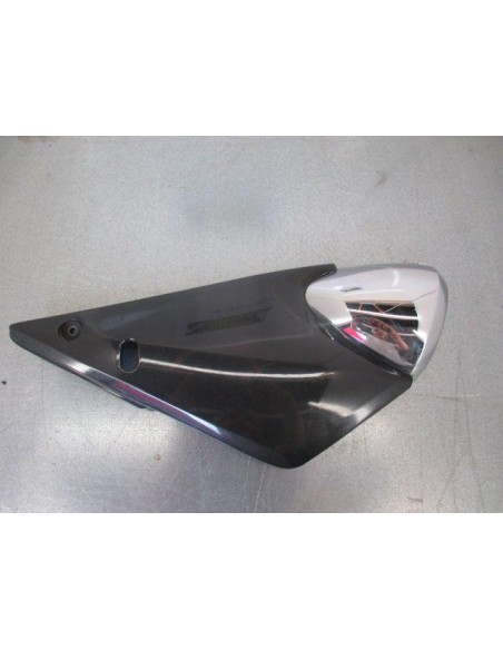 Carénage sous selle droit SUZUKI BANDIT 600 2000  -  2004