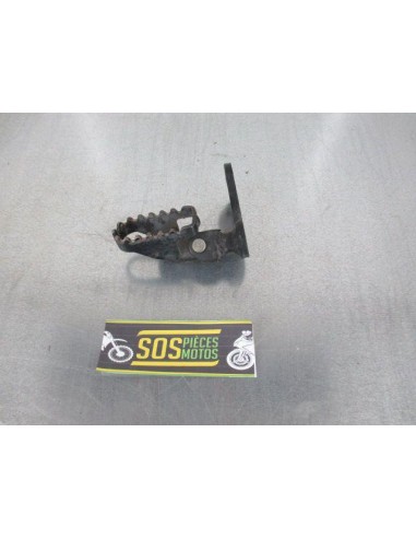 Platine avant droite repose pied conducteur HYOSUNG RT KARION 125 2002  -  2009