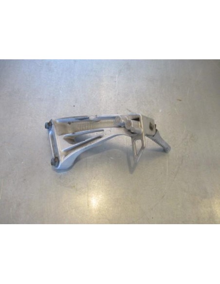 Platine repose pied passager arrière gauche SUZUKI SV 650 1998 - 2003