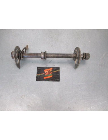 Axe de roue arrière HONDA XLR 600 1983  -  1987