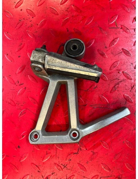 Platine repose pied passager arrière droite YAMAHA FAZER 600 1998 - 2003