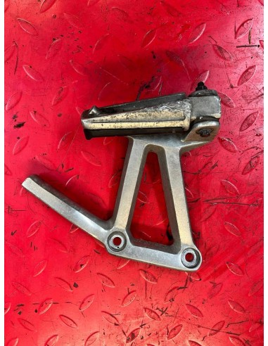 Platine repose pied passager arrière gauche YAMAHA FAZER 600 1998 - 2003