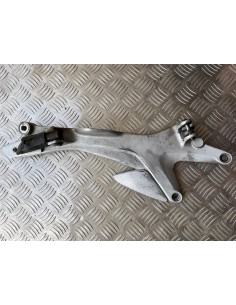 Platine gauche repose pied HONDA CBF 500 2004 - 2007