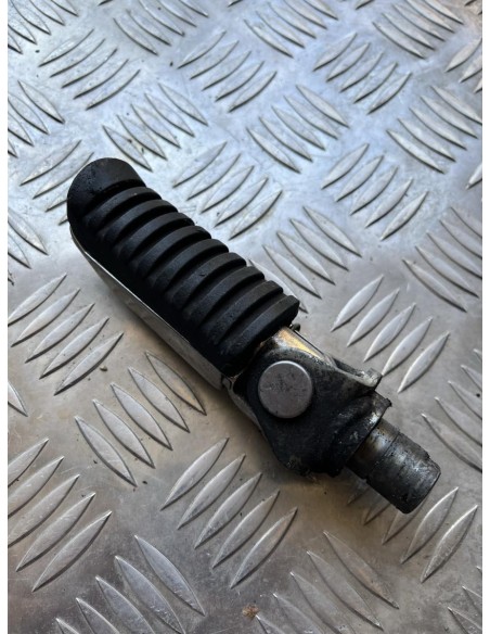 Repose pied conducteur gauche KAWASAKI Z1000 2004 - 2007