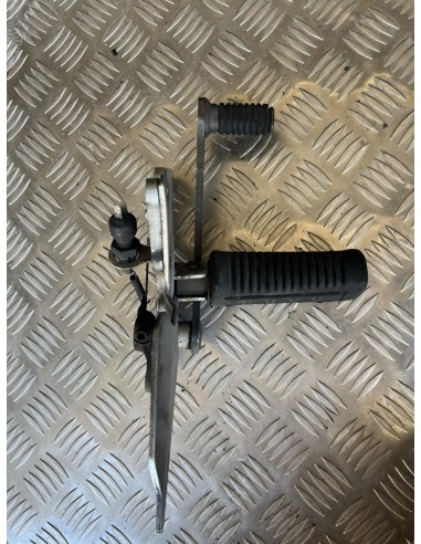 Platine droite repose pied SUZUKI GSE 500 1989 - 2007