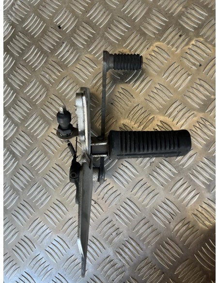 Platine droite repose pied SUZUKI GSE 500 1989 - 2007