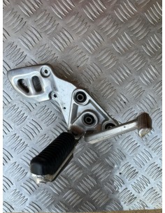 Platine droite repose pied SUZUKI HAYABUSA 1300 1998 - 2006