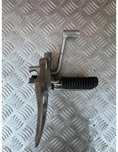 Platine droite repose pied SUZUKI HAYABUSA 1300 1998 - 2006