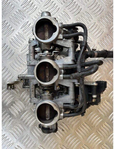 Rampe d'injection TRIUMPH STREET TRIPLE 675 2013  -  2016