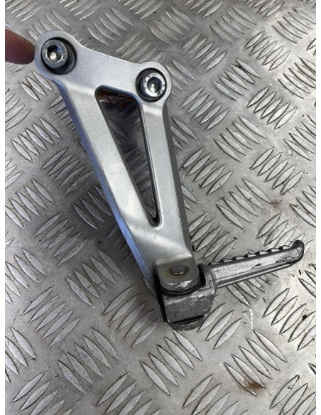 Platine repose pied passager arrière gauche KAWASAKI Z 750 2003 - 2006