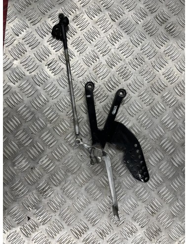 Platine gauche repose pied YAMAHA R1 1998 - 2001