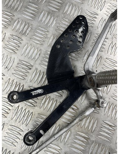 Platine gauche repose pied YAMAHA R1 1998 - 2001