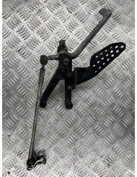 Platine gauche repose pied YAMAHA R1 1998 - 2001