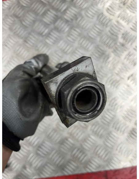 Axe de roue avant YAMAHA R1 1998  -  2001