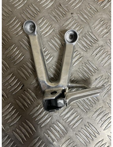 Platine repose pied passager arrière gauche SUZUKI SV 650 2004 - 2012