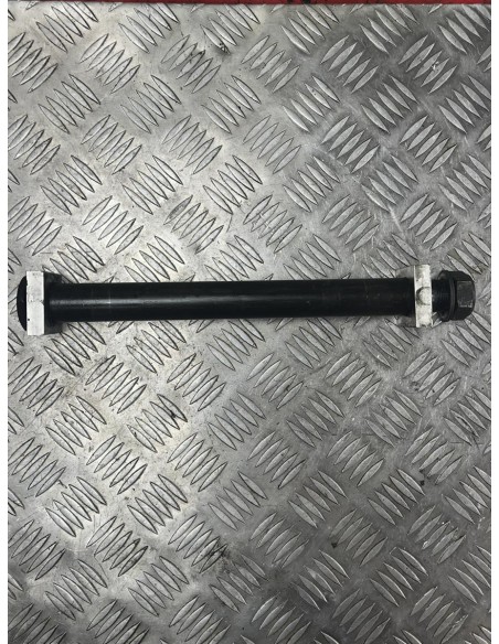 Axe de roue arrière YAMAHA R1 1998  -  2001