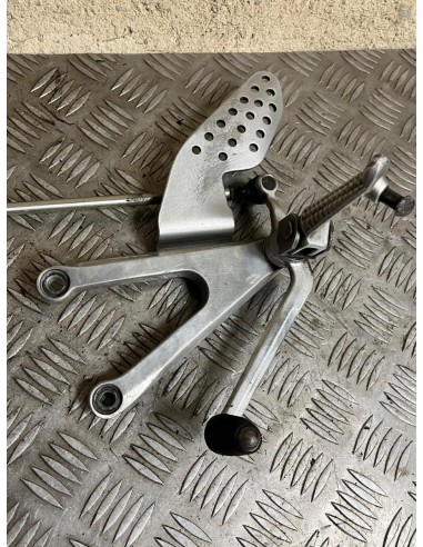 Platine gauche repose pied YAMAHA R1 2002 - 2003