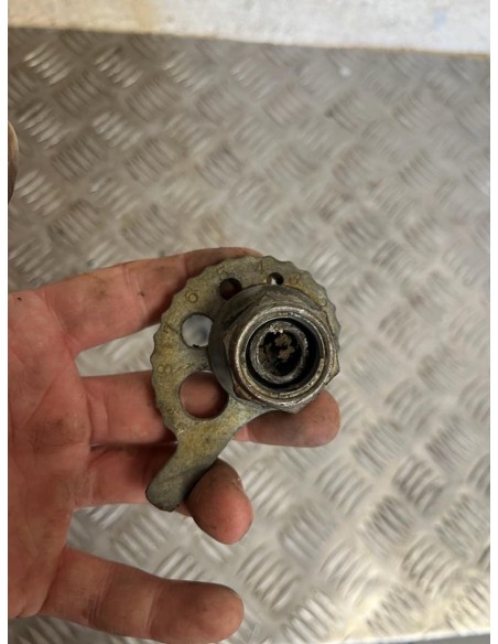 Axe de roue arrière KAWASAKI KLX 250 1993  -  2003