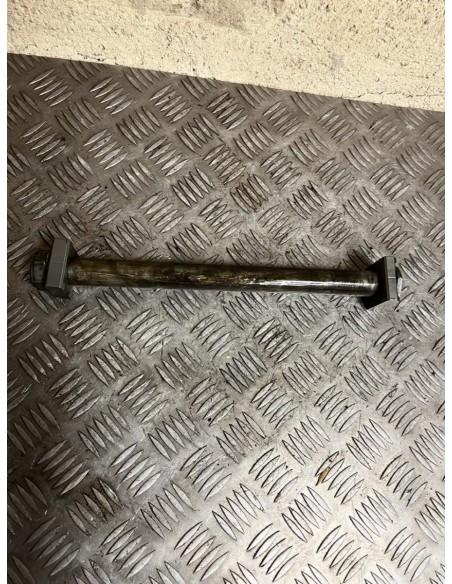 Axe de roue arrière HONDA CBR 1000 2012  -  2016