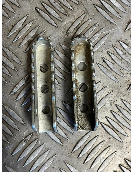 Repose pied passager gauche et droit GILERA SMT 50 2011  -  2017