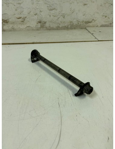 Axe de roue arrière SUZUKI BANDIT 600 2000  -  2004