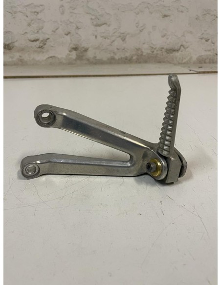 Platine repose pied passager arrière gauche YAMAHA R1 2002 - 2003