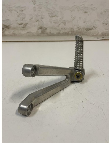 Platine repose pied passager arrière gauche YAMAHA R1 2002 - 2003