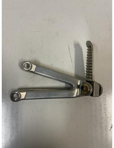 Platine repose pied passager arrière gauche YAMAHA R1 2002 - 2003