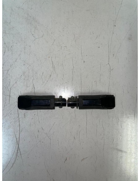 Repose pied passager gauche et droit HONDA CBR 125 2011  -  2018