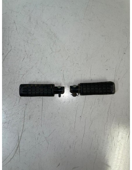 Repose pied passager gauche et droit HONDA CBR 125 2011  -  2018