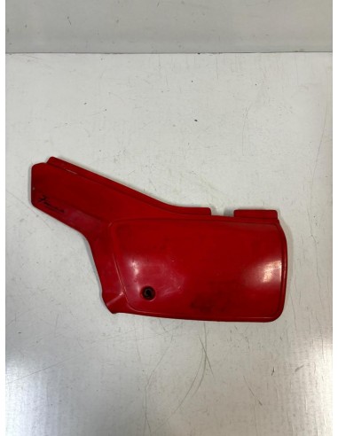 Carénage sous selle gauche  ROUGE HONDA XL 600 1983  -  1987