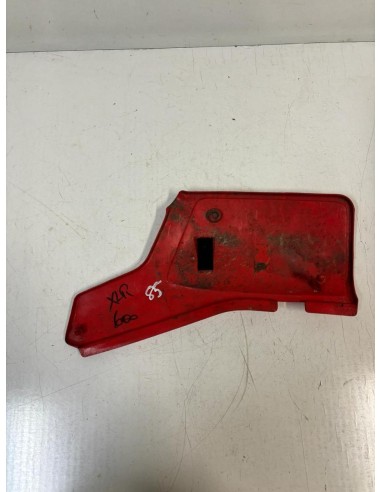 Carénage sous selle gauche  ROUGE HONDA XL 600 1983  -  1987