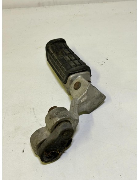 Platine avant gauche repose pied YAMAHA XJ 900 1983 - 1984