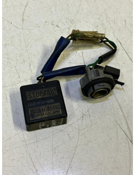 Relais feu arrière HONDA VFR 750 1983 - 1985
