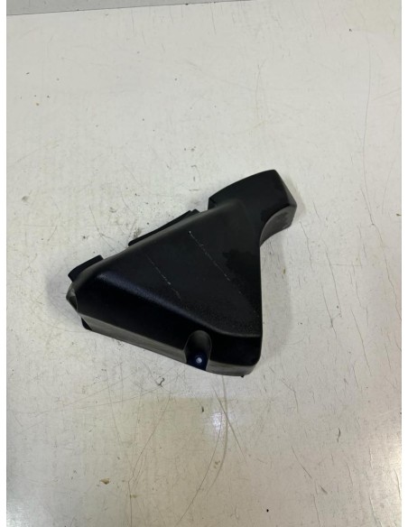 Cache latéral gauche sous selle YAMAHA MT03 2006 - 2014