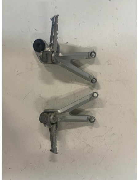 Platine repose pied passager arrière HYOSUNG GT 125 R 2005 - 2009