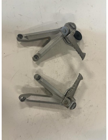 Platine repose pied passager arrière HYOSUNG GT 125 R 2005 - 2009