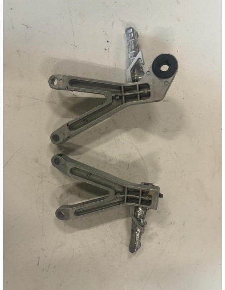 Platine repose pied passager arrière HYOSUNG GT 125 R 2005 - 2009