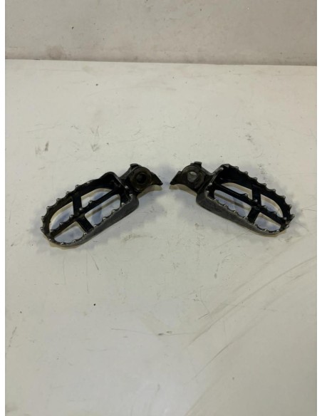 Repose pied avant conducteur gauche et droit YAMAHA YZ 125 2002  -  2004