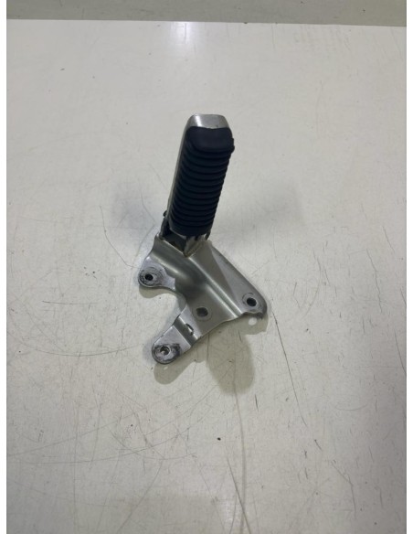 Platine repose pied passager arrière droite YAMAHA TMAX 500 2004 - 2007