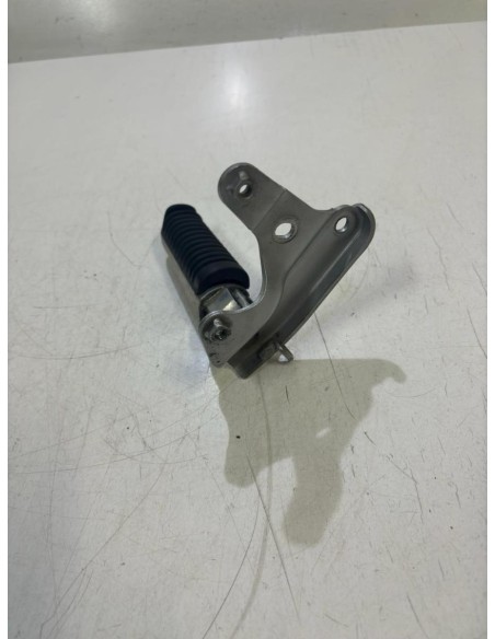 Platine repose pied passager arrière droite YAMAHA TMAX 500 2004 - 2007