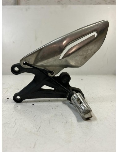 Platine gauche repose pied TRIUMPH STREET TRIPLE 675 2013 - 2016