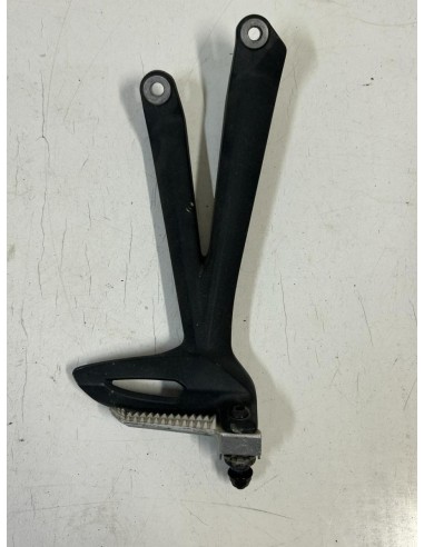 Platine repose pied passager arrière droite TRIUMPH STREET TRIPLE 675 2013 - 2016