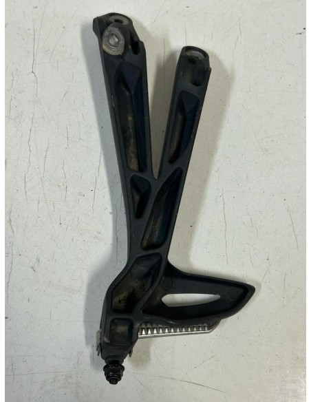 Platine repose pied passager arrière droite TRIUMPH STREET TRIPLE 675 2013 - 2016