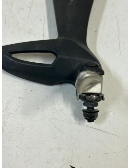 Platine repose pied passager arrière droite TRIUMPH STREET TRIPLE 675 2013 - 2016